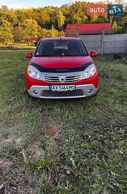 Хэтчбек Dacia Sandero 2010 в Харькове