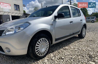 Хетчбек Dacia Sandero 2008 в Вишнівці