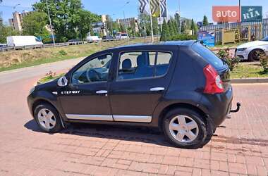 Хетчбек Dacia Sandero 2011 в Полтаві