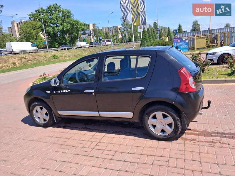 Dacia Sandero 2011