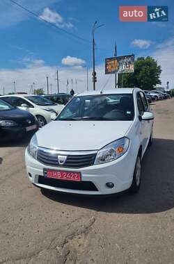 Хэтчбек Dacia Sandero 2009 в Ровно