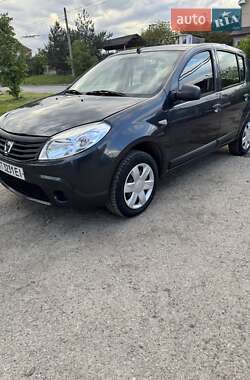 Хетчбек Dacia Sandero 2009 в Івано-Франківську