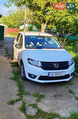 Хэтчбек Dacia Sandero 2016 в Умани