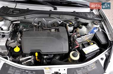 Хэтчбек Dacia Sandero 2010 в 