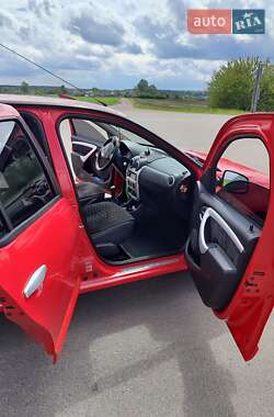 Хэтчбек Dacia Sandero 2009 в 