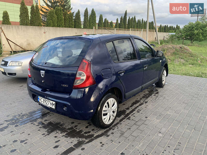 Хэтчбек Dacia Sandero 2011 в Луцке