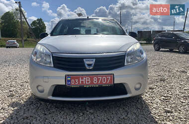 Хэтчбек Dacia Sandero 2008 в Вишневце