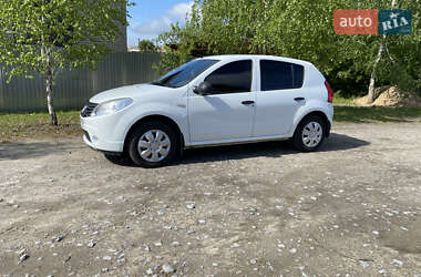 Хэтчбек Dacia Sandero 2010 в Изяславе