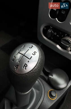 Хетчбек Dacia Sandero 2009 в 