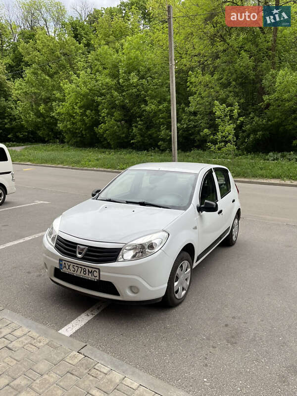 Dacia Sandero 2011