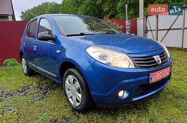 Хетчбек Dacia Sandero 2009 в Луцьку