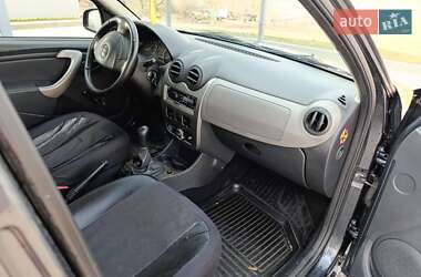 Хетчбек Dacia Sandero 2009 в 