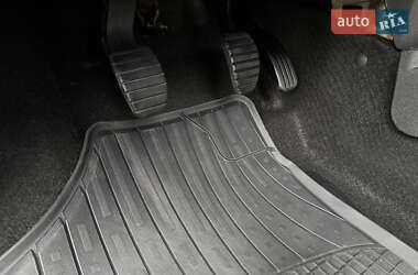 Хетчбек Dacia Sandero 2009 в 