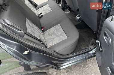 Хетчбек Dacia Sandero 2009 в 