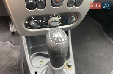 Хэтчбек Dacia Sandero 2009 в 