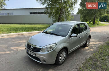 Хэтчбек Dacia Sandero 2010 в Конотопе