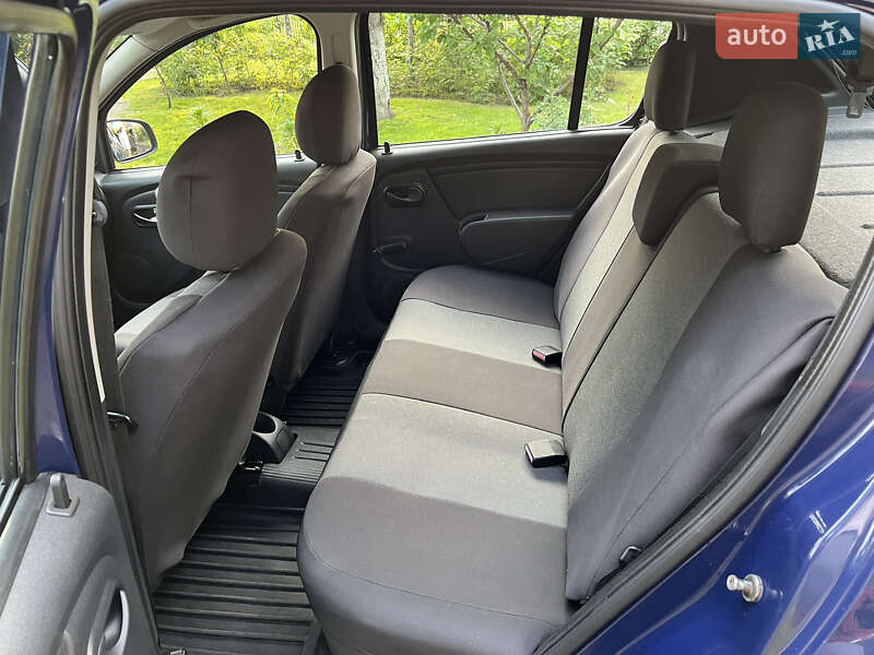 Хетчбек Dacia Sandero 2009 в Луцьку