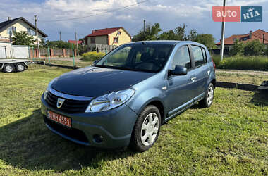 Хэтчбек Dacia Sandero 2008 в Владимире