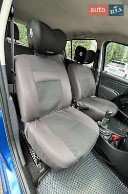 Хетчбек Dacia Sandero 2009 в 