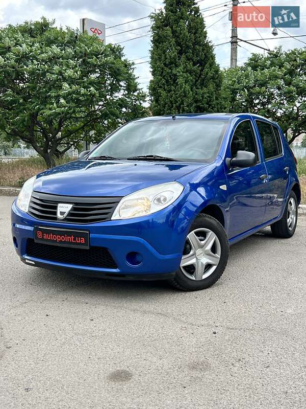 Хетчбек Dacia Sandero 2009 в 