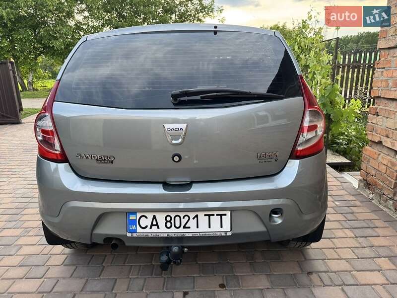 Хэтчбек Dacia Sandero 2009 в Христиновке