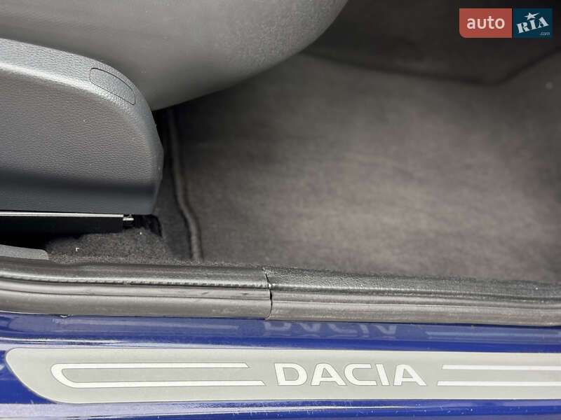 Хэтчбек Dacia Sandero 2010 в Умани