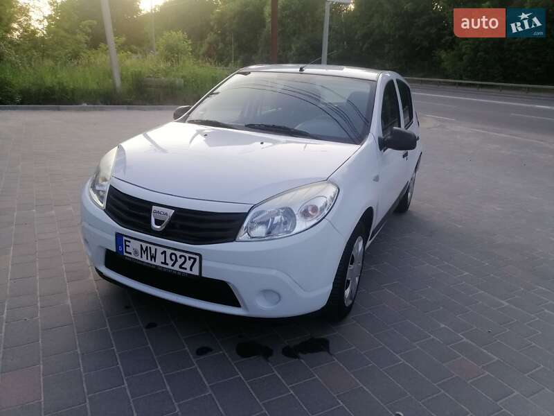 Хетчбек Dacia Sandero 2009 в Тернополі
