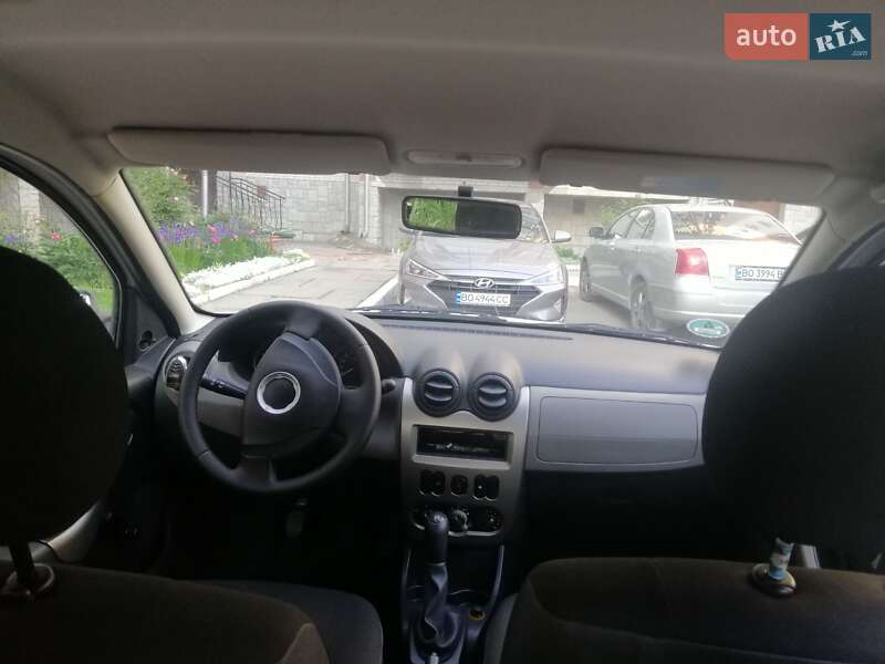 Хетчбек Dacia Sandero 2009 в Тернополі
