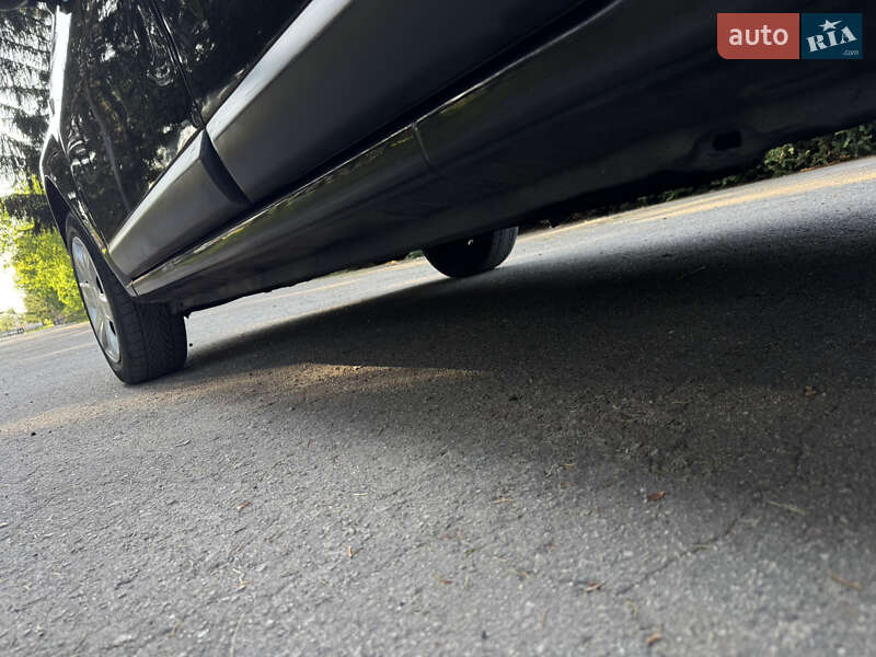 Хэтчбек Dacia Sandero 2010 в Умани