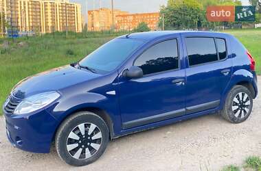 Хетчбек Dacia Sandero 2009 в Вінниці