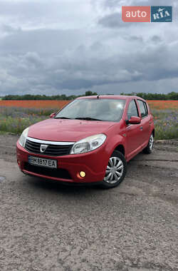 Хэтчбек Dacia Sandero 2008 в 