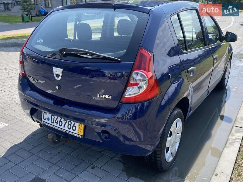 Хэтчбек Dacia Sandero 2009 в Ивано-Франковске