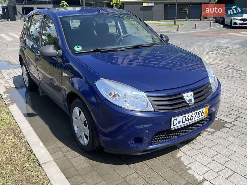 Хэтчбек Dacia Sandero 2009 в Ивано-Франковске