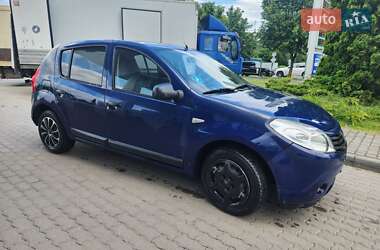 Хетчбек Dacia Sandero 2008 в Рівному