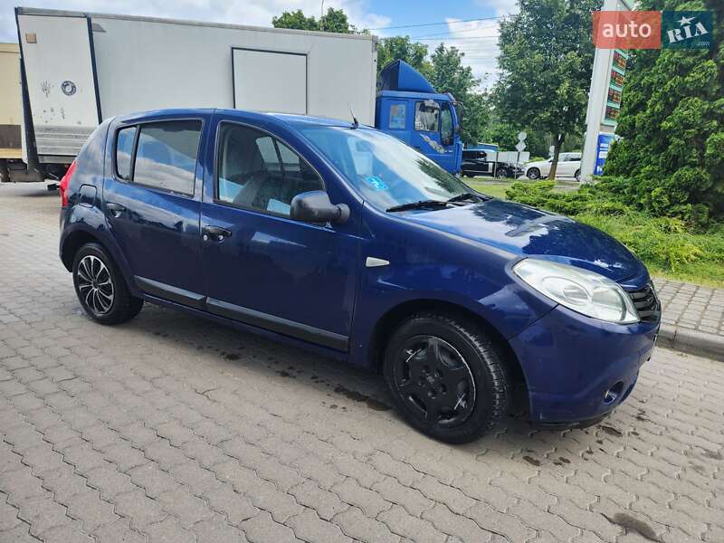 Dacia Sandero 2008