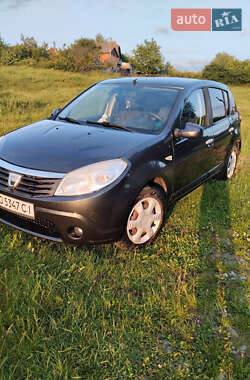 Хетчбек Dacia Sandero 2008 в Борщеві