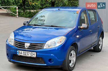 Хетчбек Dacia Sandero 2009 в Кропивницькому