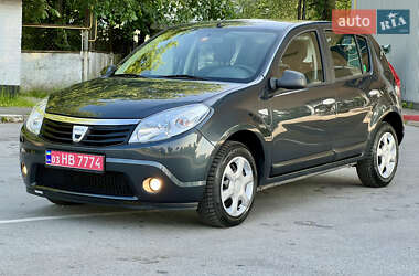 Хетчбек Dacia Sandero 2008 в Житомирі