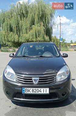 Хэтчбек Dacia Sandero 2012 в Ровно