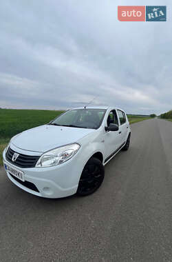 Хетчбек Dacia Sandero 2009 в Черкасах