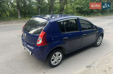 Хэтчбек Dacia Sandero 2009 в 