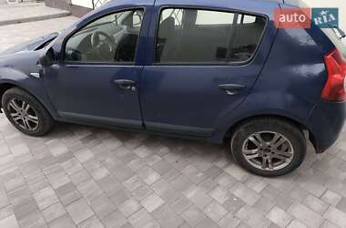 Хэтчбек Dacia Sandero 2009 в Харькове