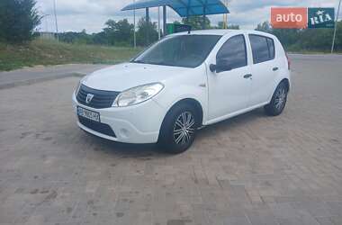 Хэтчбек Dacia Sandero 2009 в Браиловом