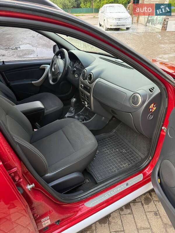 Хэтчбек Dacia Sandero 2011 в Сумах