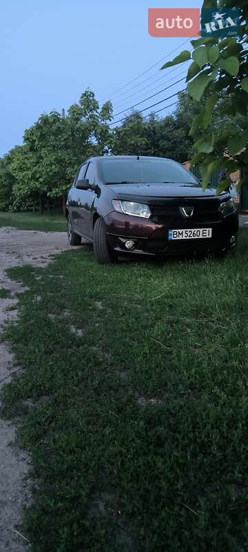 Хэтчбек Dacia Sandero 2016 в Ромнах