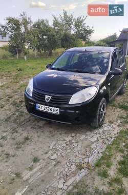 Хэтчбек Dacia Sandero 2011 в Коломые