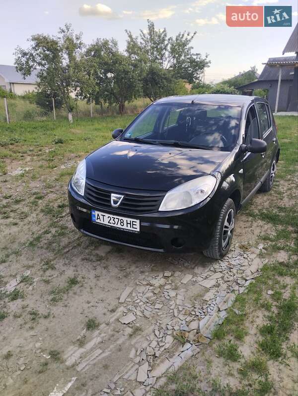 Dacia Sandero 2011