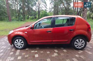 Хэтчбек Dacia Sandero 2008 в Чернигове