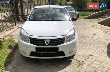 Хетчбек Dacia Sandero 2010 в Рівному