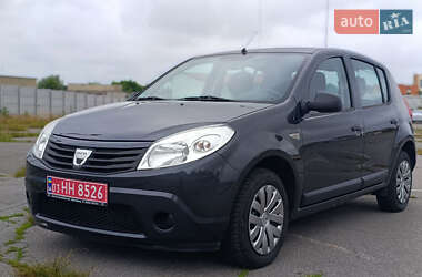 Хэтчбек Dacia Sandero 2009 в Виннице